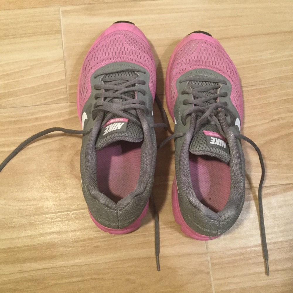 Nike Pegasus women's shoes